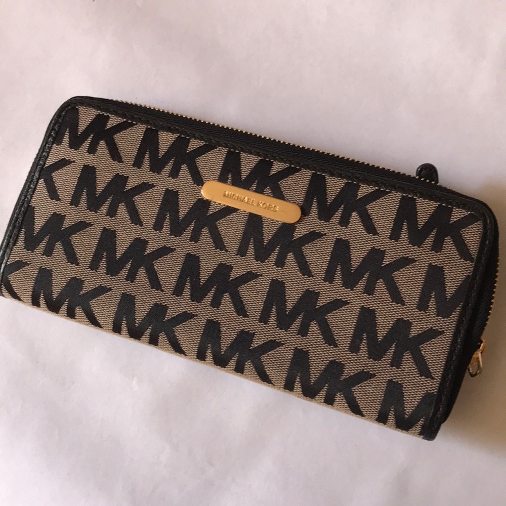Michael Kors logo black zip around wallet